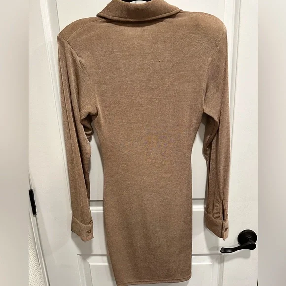 MABLE Front Ruched Button-Down Skinny Mini Shirt Dress Taupe Women’s Small - Picture 3 of 6